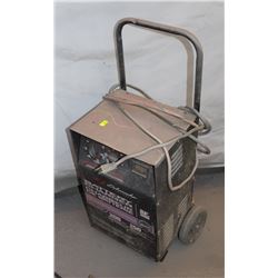 SCHUMACHER 200AMP PORTABLE BATTERY CHARGER