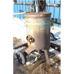 CLEMCO CLASSIC 150 SAND BLASTING MACHINE ON WHEELS