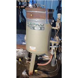 CLEMCO CLASSIC SAND BLASTING MACHINE ON WHEELS