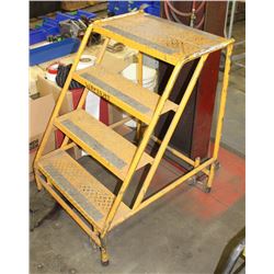 ROLLING 4 STEP STAIR CASE