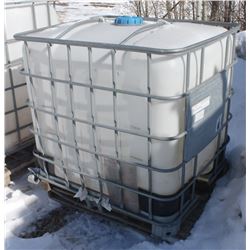 275 GALLON WATER TANK WITH CAGE