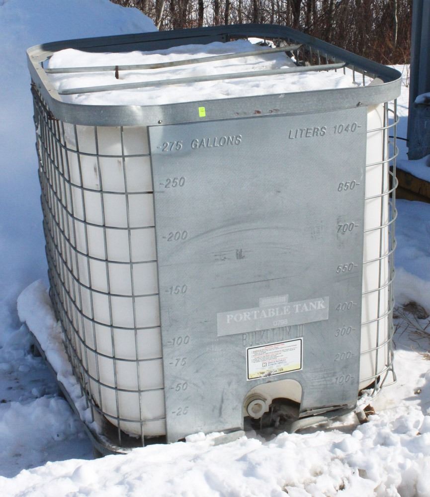 275 Gallon Water Tank With Cage