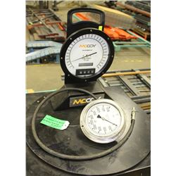 5000 PSI HYDRAULIC PRESSURE GUAGE AND 30,000LB