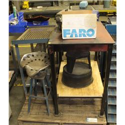 PALLET WITH 2 SMALL WORK TABLES AND 2 STOOLS