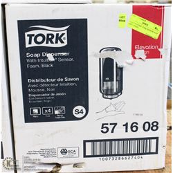CASE OF 4 NEW TORK SENSOR SOAP DISPENSERS