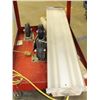 Image 1 : 4FT FLUORESCENT LIGHT FIXTURE & 4 LARGE CASTORS