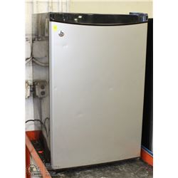 GE 4.3CUFT COMPACT REFRIGERATOR
