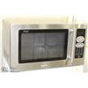 Image 1 : SANYO 1350W MICROWAVE OVEN