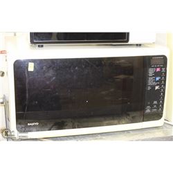 SANYO 1330W MICROWAVE OVEN