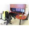 Image 1 : U SHAPED OFFICE DESK WITH HUTCH & CHAIR