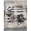 Image 1 : PALLET OF LARGE LATHE CHUCKS