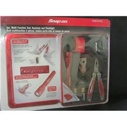 New Snap-On 3 piece multi function tool , keychain , flashlight kit in metal case