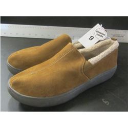 New Mens Genuine Suede Slippers / size 9
