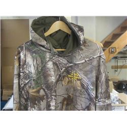 New Realtree pull over fleece lined sweater / size XL