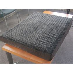 New Pet Bed large / 28 x 36 inches