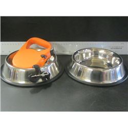 New set of 2 Stainless steel pet bowls non skid & retractable leash / sm-med dogs