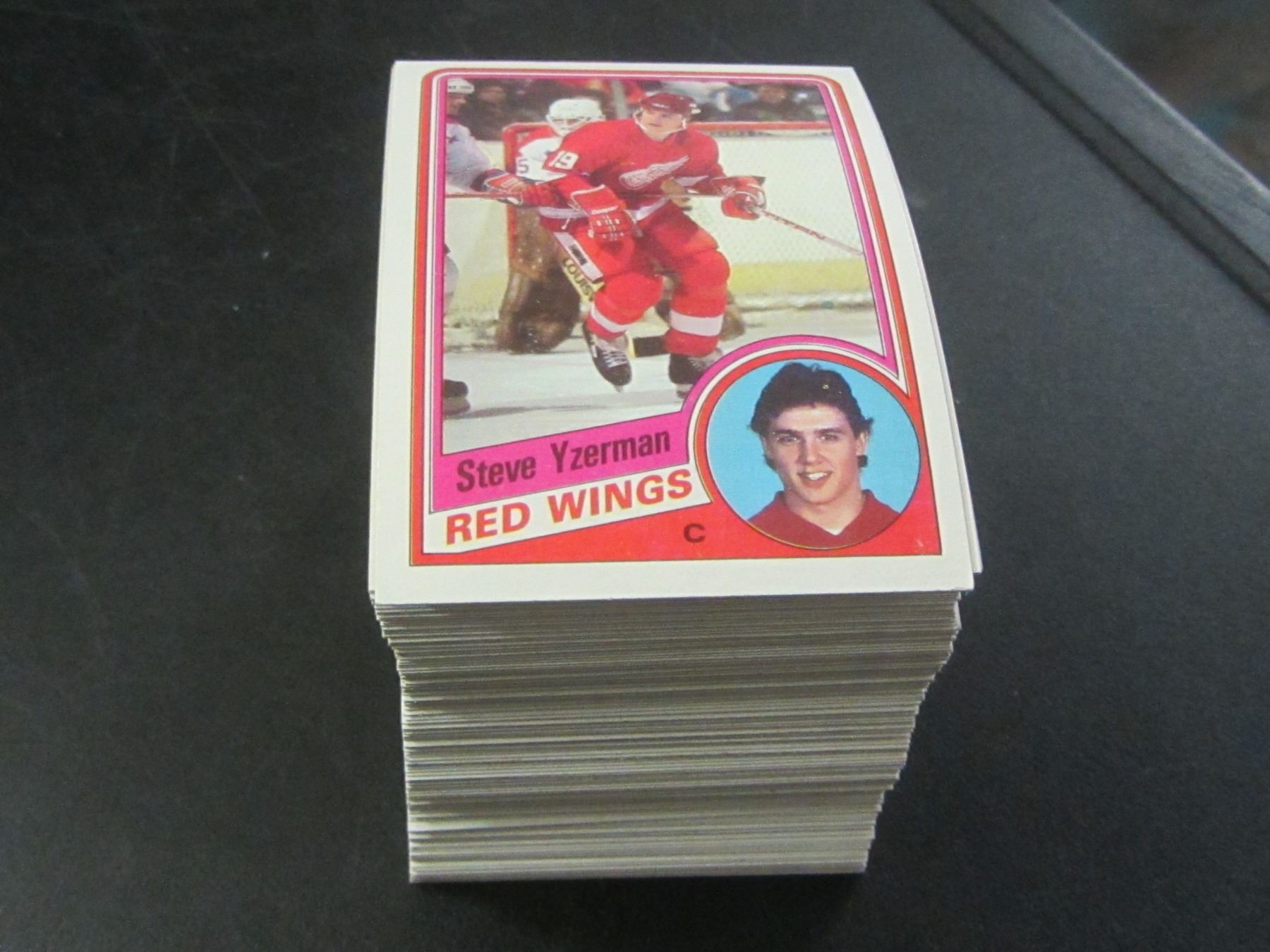 1984/85 Topps Complete set of 165 hockey cards inc. Steve Yzerman Rookie card mint 1984/85 Topps Complete set of 165 hockey cards inc. Steve Yzerman Rookie card mint