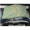 Image 1 : Lot of 8 T-Shirts assorted colors / all large & med