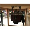 Image 2 : SHOP TOOL ROUTER W/TABLE