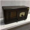 Image 1 : General Electric Table Top Wood Box Radio
