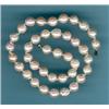Image 1 : A pearl necklace