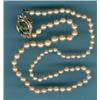 Image 1 : A pearl necklace