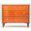Image 1 : A chest of drawers