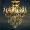 Image 1 : A crystal chandelier