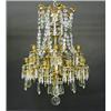 Image 1 : A crystal chandelier