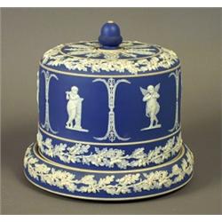 An ice cream stand and cover