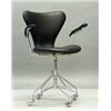 Image 1 : An office chair