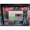 Image 1 : New Queen Size Animal Stripe Sherpa Blanket