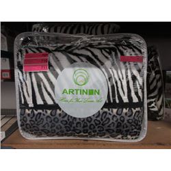New Queen Size Animal Stripe Sherpa Blanket