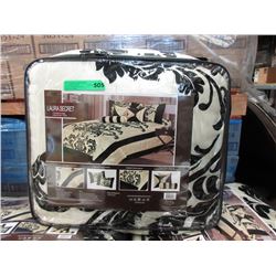 New Queen Size 7 Piece Comforter Set