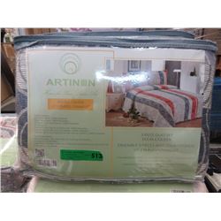 New Double/Queen 3 Piece Quilt Set - Stripe