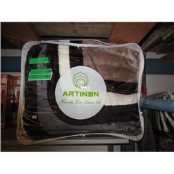 New Queen Size Geometric Sherpa Blanket