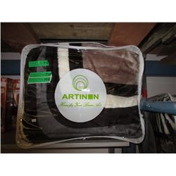 New Queen Size Geometric Sherpa Blanket