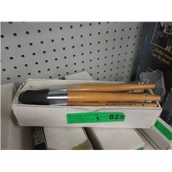 3 Dozen New # 4 Artists Bristle Brushes