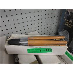 3 Dozen New # 4 Artists Bristle Brushes
