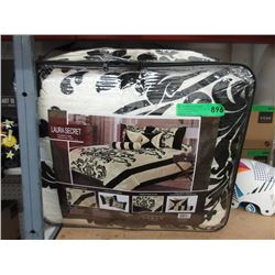 New Queen Size 7 Piece Comforter Set