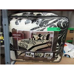 New Queen Size 7 Piece Comforter Set