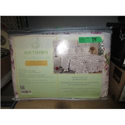 New Double/Queen 3 Piece Quilt Set - Floral