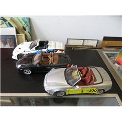 2 Maisto & 1 Muscle Machine Scale Model Cars