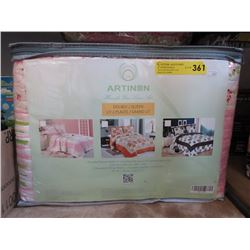 New Floral Double/Queen 3 Piece Quilt Set
