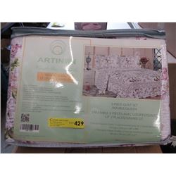 New Floral Double/Queen 3 Piece Quilt Set