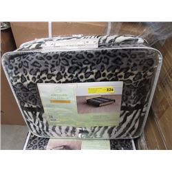 New Animal Stripe Sherpa Blanket - Queen Size