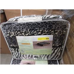 New Animal Stripe Sherpa Blanket - Queen Size