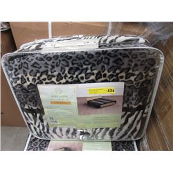 New Animal Stripe Sherpa Blanket - Queen Size