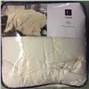 Image 1 : Lush Ivory 4 Piece Comforter Set King Size