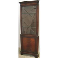 Good quality early C20th mahogany freestanding corner cabinet with dentil...